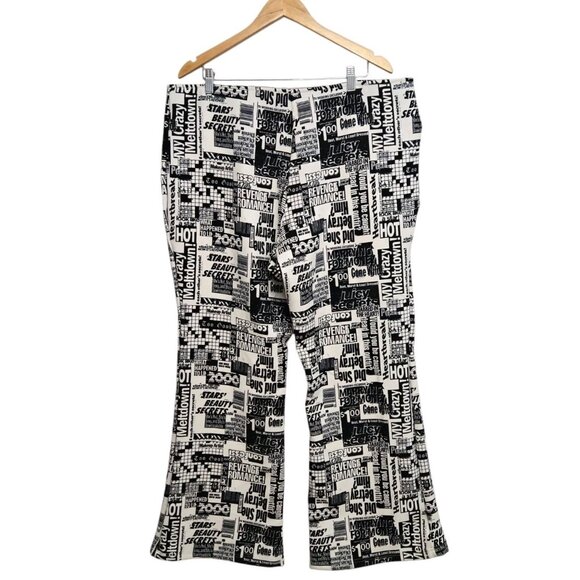 UO Urban Outfitters Womens XXL Newspaper Print Flared Leg Pants Stretch Pull On - Picture 2 of 6